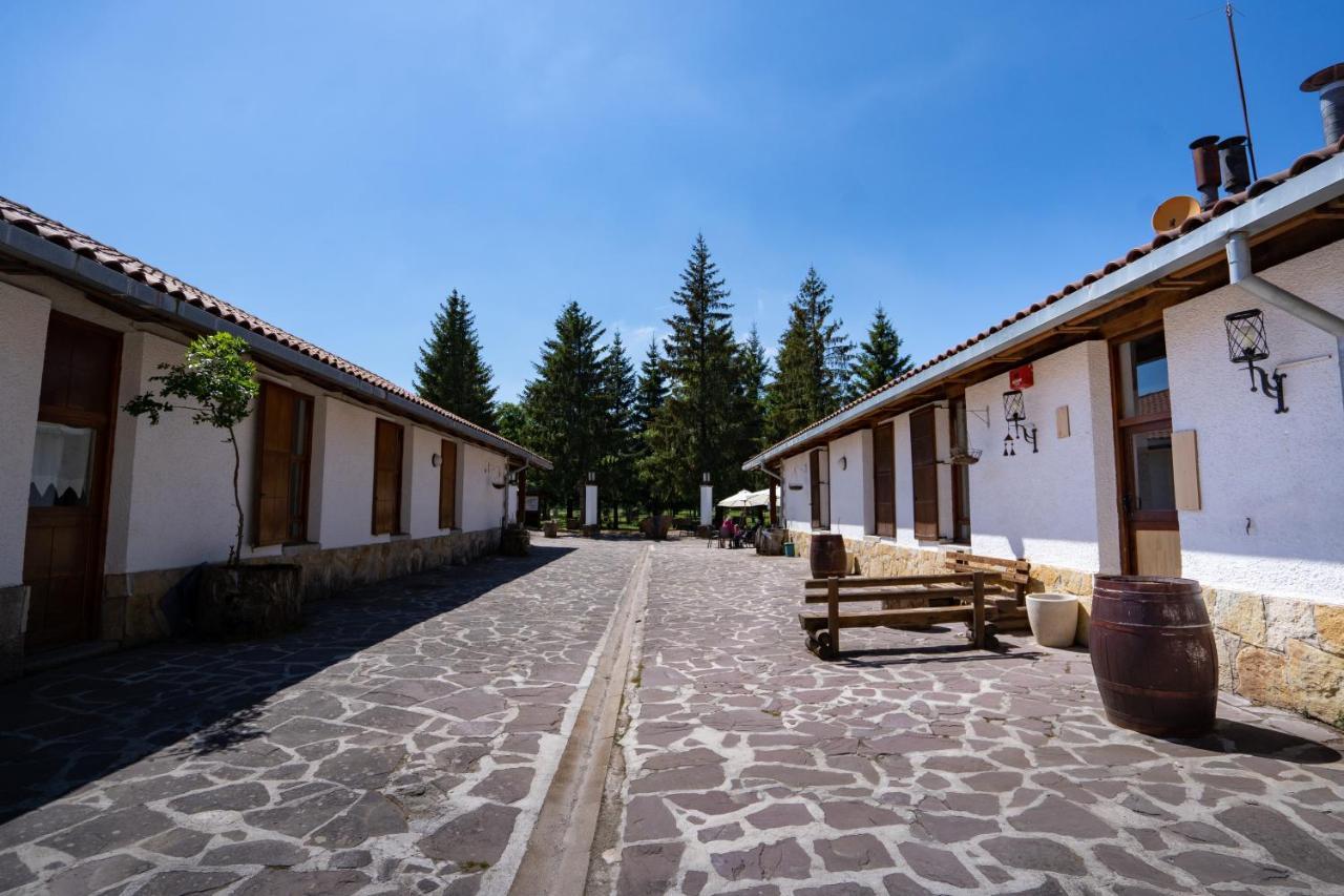 Kampaoh Sierra De Urbasa Hotel Bacaicoa Exterior photo